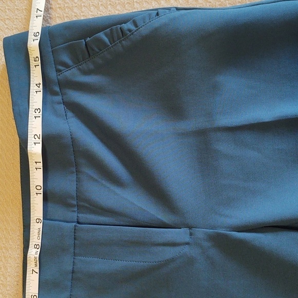 Talbot Women's Pants with ruffle on front pockets - Picture 5 of 9